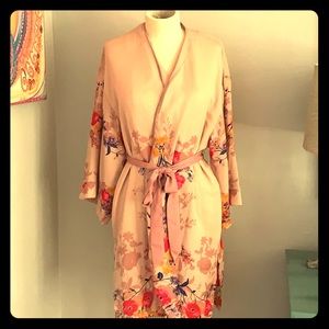 NWOT Blush floral robe.